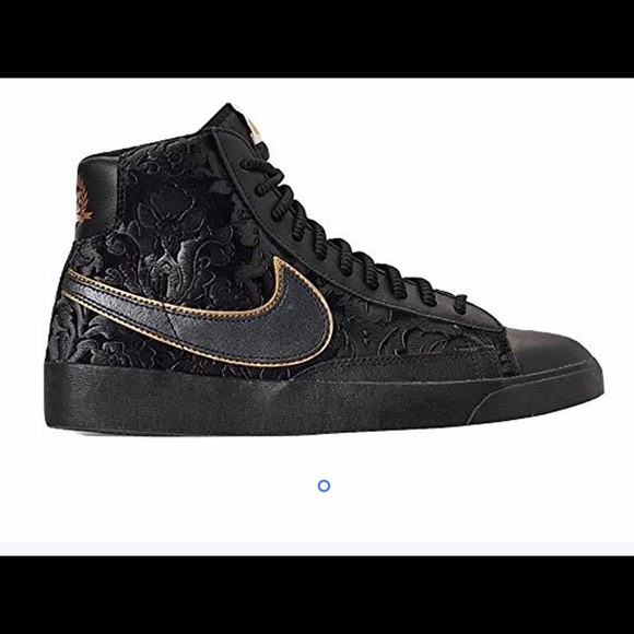 Nike Shoes - Nike Women’s BLAZER Mid
